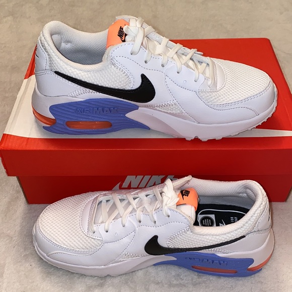 NIKE size 7. air max excee - Picture 5 of 7